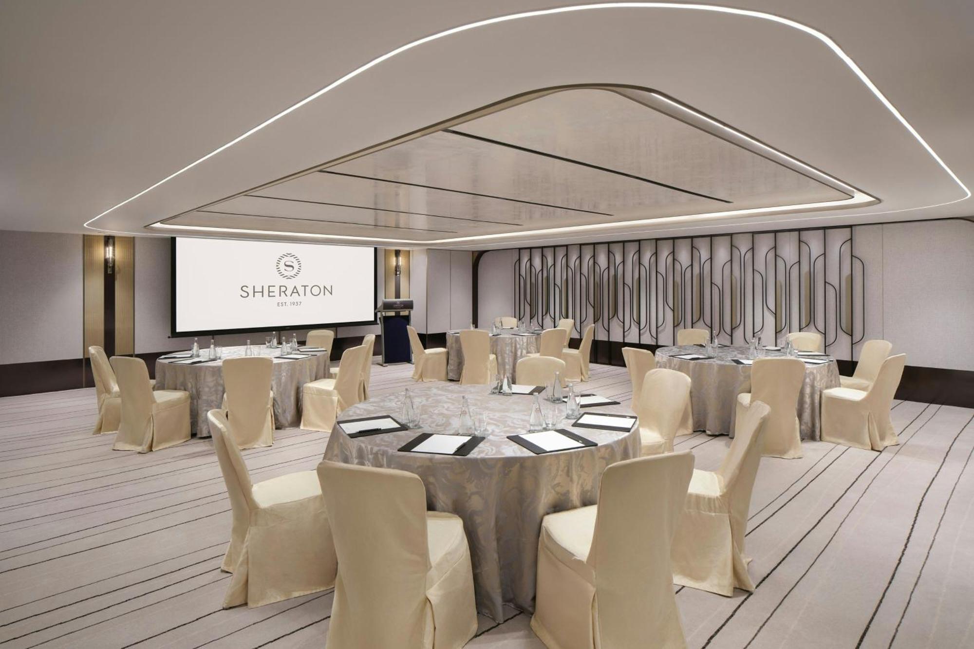 Sheraton & Towers 酒店 5*