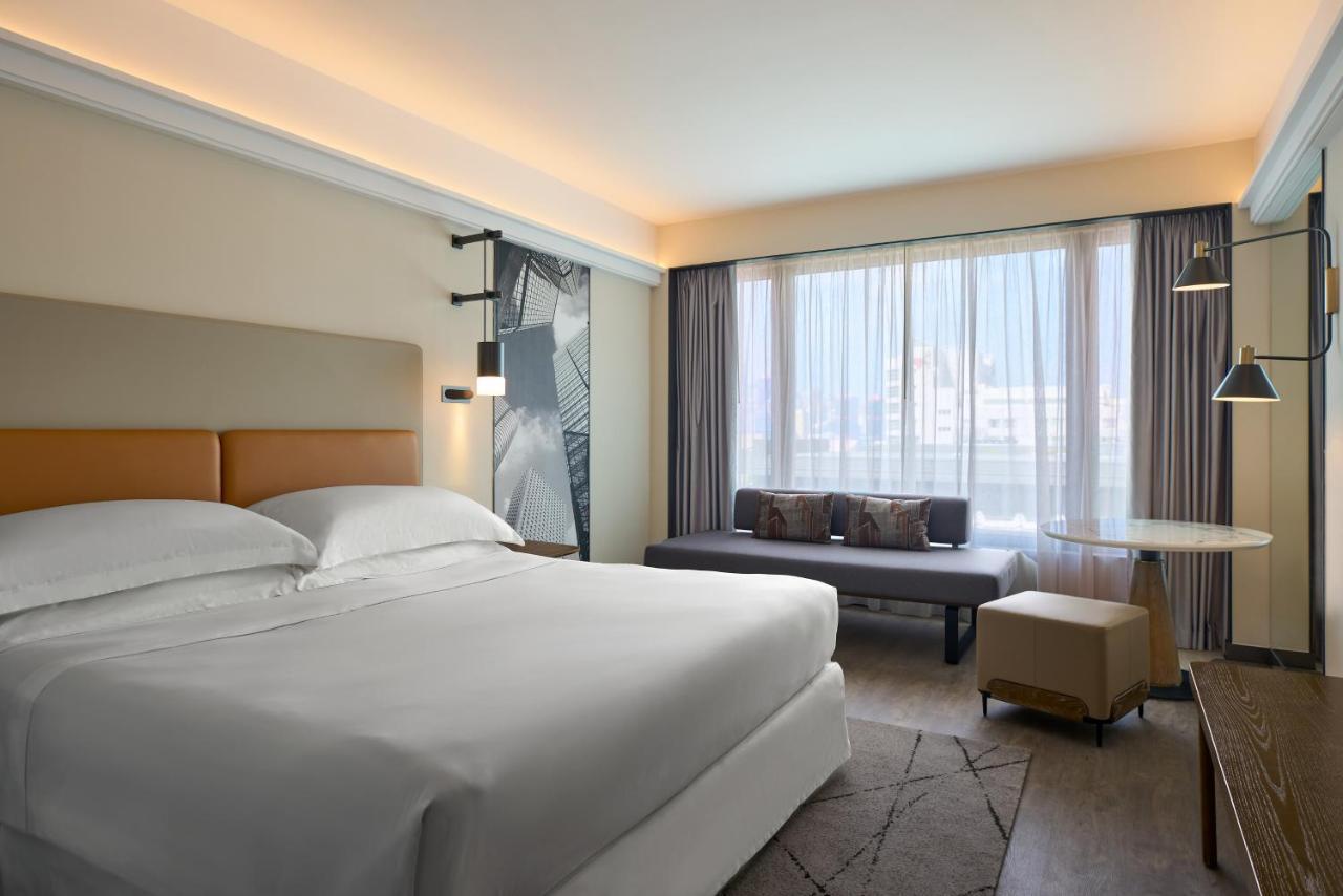 โรงแรม เชอราตัน โฮเต็ล แอนด์ ทาวเวอร์ 5*