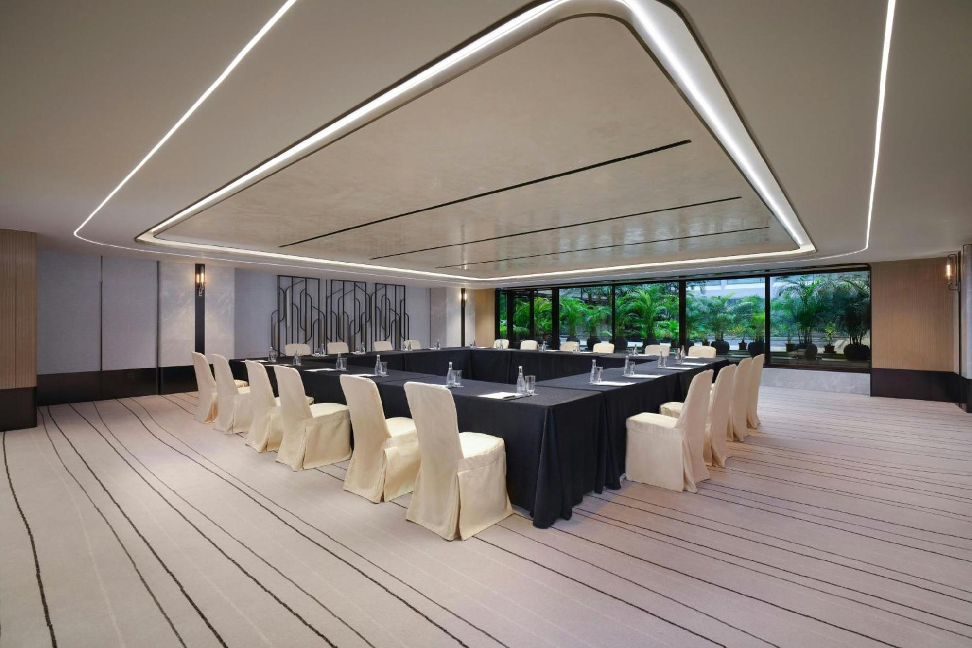 เชอราตัน โฮเต็ล แอนด์ ทาวเวอร์ โรงแรม ฮ่องกง