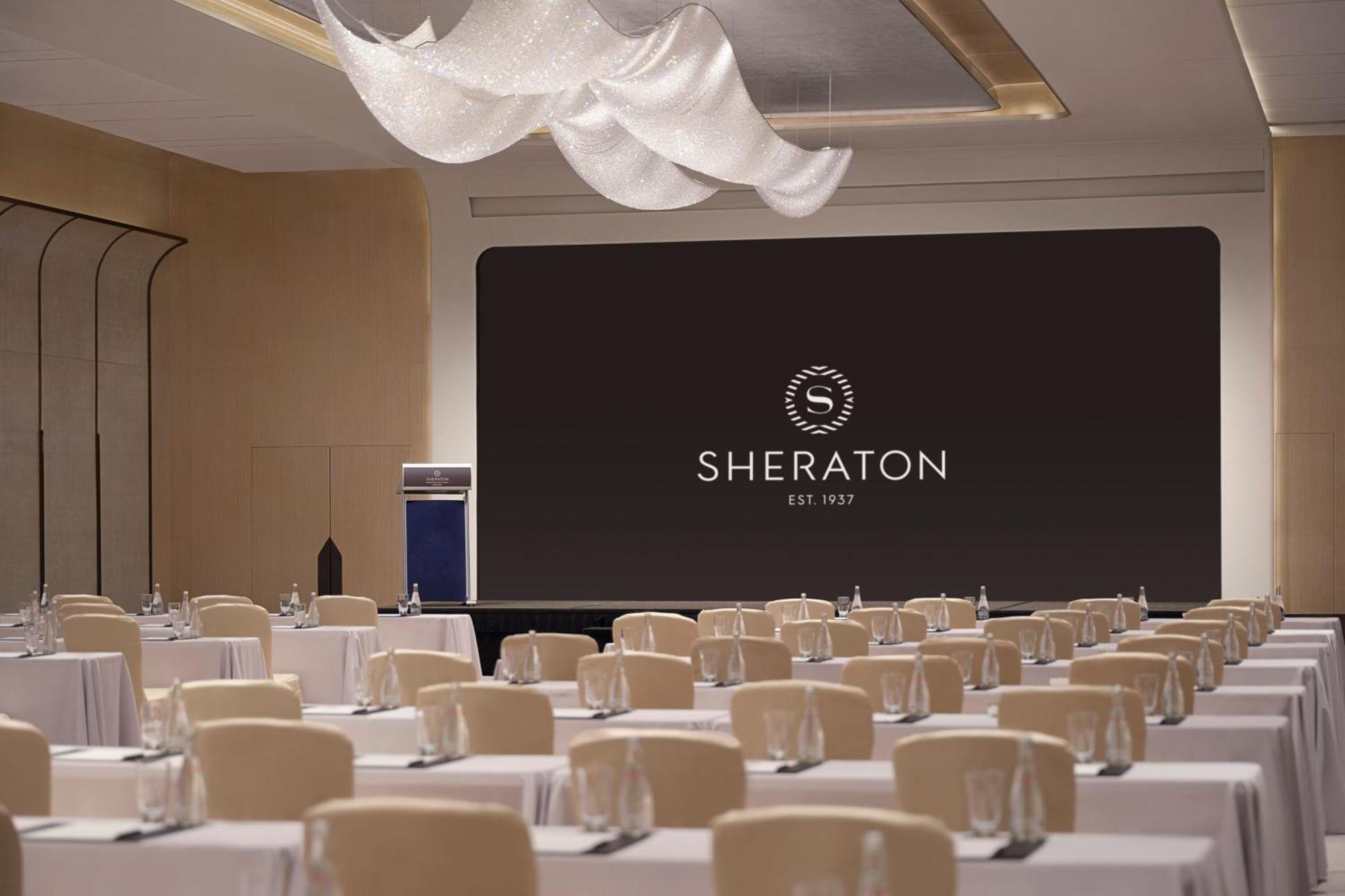 Отель Sheraton & Towers Гонконг